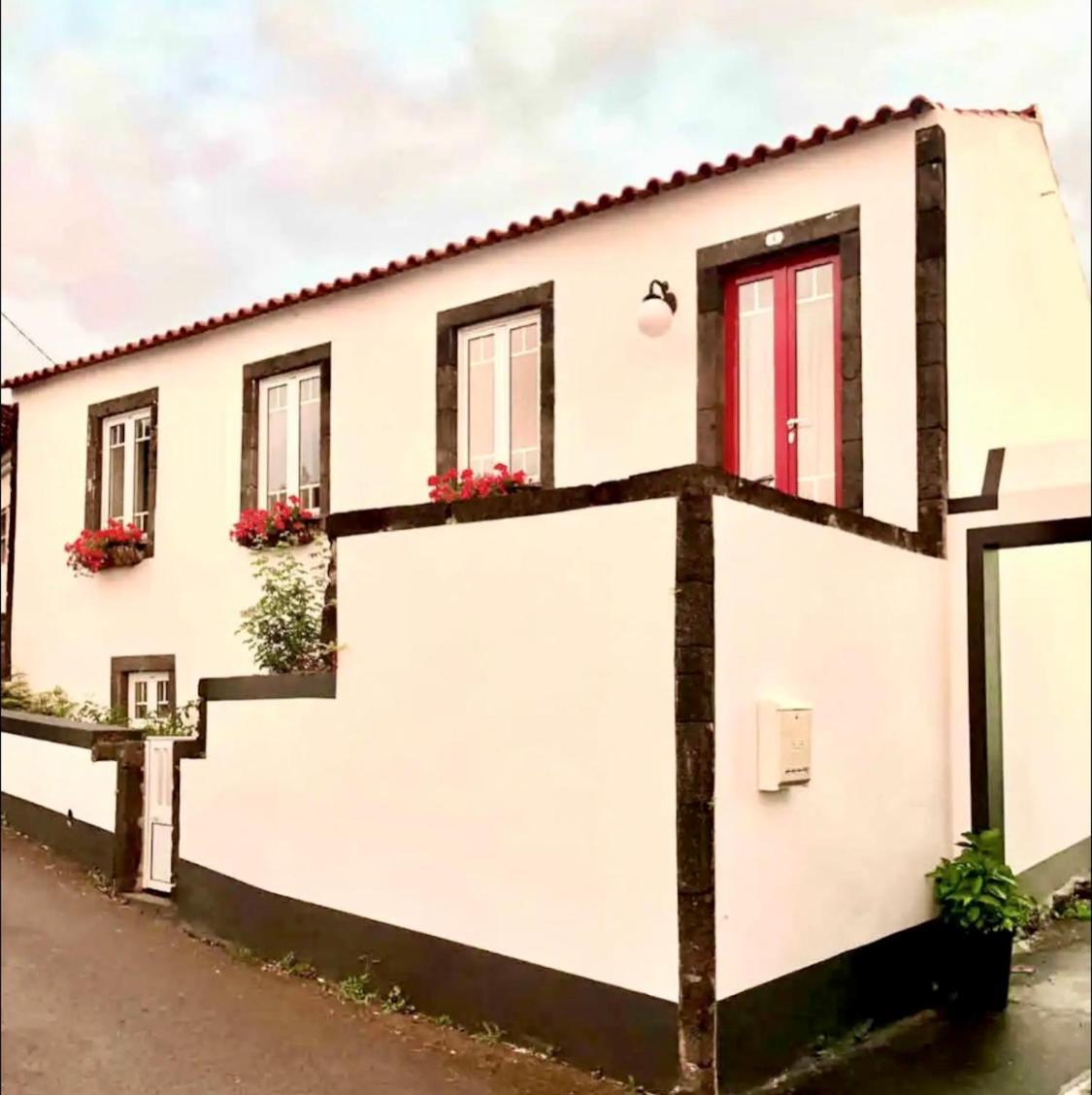 Quinta Pereirinha Farm - A Private 3 Bedroom Vacation Home, Close To Hiking W Ocean Views - Pico Island, Azores São Roque do Pico Esterno foto